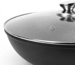 Swiss Pro+ - Marmeren Wokpan - Ø 32 Cm - Geschikt Voor Alle Warmtebronnen 7 Swiss Pro+ - Marmeren Wokpan - Ø 32 Cm - Geschikt Voor Alle Warmtebronnen -Pannen Verkoop 1200x1038