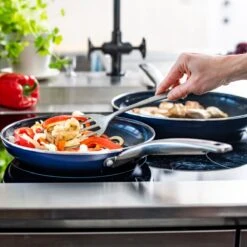 Blue Diamond, Keramische Koekenpan Verrijkt Met Diamantdeeltjes – Inductie Koekenpan Ø 24 Cm – PFAS En PHOA Vrij -Pannen Verkoop 1200x1200 1132