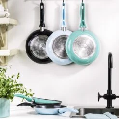 VitaVerde Expert Koekenpannenset Ø 20cm + Ø 24cm + Ø 28cm - Lichtblauw - Inductie - PFAS-vrij 13 VitaVerde Expert Koekenpannenset Ø 20cm + Ø 24cm + Ø 28cm - Lichtblauw - Inductie - PFAS-vrij -Pannen Verkoop 1200x1200 1190