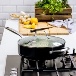 GreenPan Copenhagen Stoofpan Met Deksel En Extra Handvat 28cm/4.3L -Pannen Verkoop 1200x1200 23