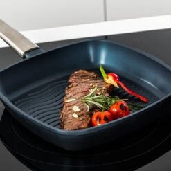 Westinghouse Performance Series - Grillpan Inductie 28cm - Luxe Grillpan - Blauw - Steakpan - Geschikt Voor Alle Warmtebronnen Inclusief Inductie En Ovenbestendig 11 Westinghouse Performance Series - Grillpan Inductie 28cm - Luxe Grillpan - Blauw - Steakpan - Geschikt Voor Alle Warmtebronnen Inclusief Inductie En Ovenbestendig -Pannen Verkoop 1200x1200 616