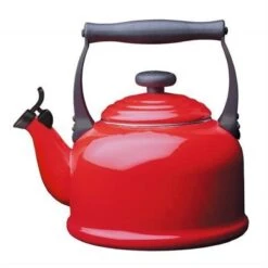 Le Creuset Tradition Fluitketel - 2.1 L - Kersenrood -Pannen Verkoop 1200x1200 977