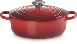 Le Creuset - Gietijzeren - Lage Braadpan - 24cm - Kersenrood 29 Le Creuset - Gietijzeren - Lage Braadpan - 24cm - Kersenrood -Pannen Verkoop 1200x695 5