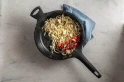 Sola Hapjespan Fair Cooking - Ø 28 Cm - Zwart/wit - Aluminium - Antiaanbaklaag -Pannen Verkoop 1200x799 66