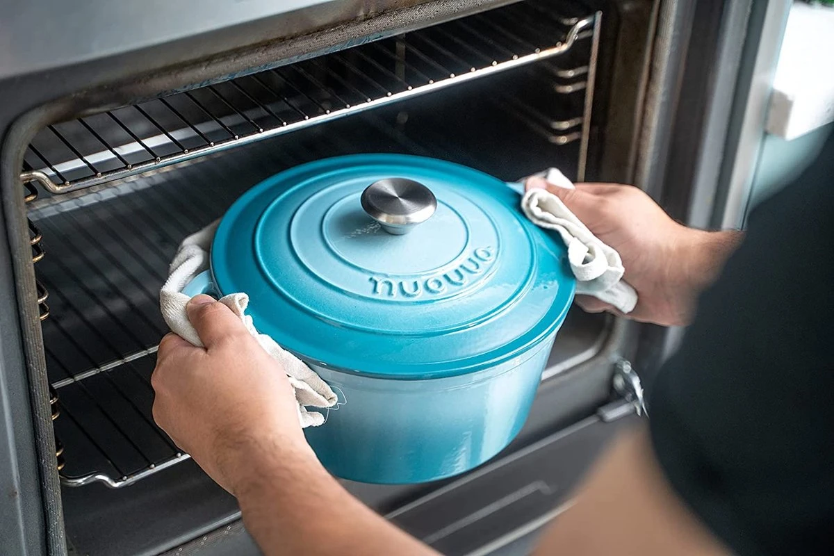 Nuovva Gietijzeren Braadpan Antiaanbaklaag Met Deksel - Sudderpan Blauw - Rond - Ø24 Cm - 4,7 Liter - 100% PFAS & PFOA Vrij - Geschikt Voor Alle Warmtebronnen - Elektrisch - Gas - Halogeen - Inductie – Keramisch 3 Nuovva Gietijzeren Braadpan Antiaanbaklaag Met Deksel - Sudderpan Blauw - Rond - Ø24 Cm - 4,7 Liter - 100% PFAS & PFOA Vrij - Geschikt Voor Alle Warmtebronnen - Elektrisch - Gas - Halogeen - Inductie – Keramisch - Afbeelding 3