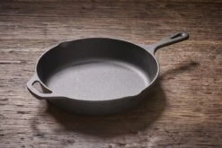 Koock Amsterdam® Skillet - Gietijzer - 25cm - Koekenpan - Geschikt Voor Alle Warmtebronnen 10 Koock Amsterdam® Skillet - Gietijzer - 25cm - Koekenpan - Geschikt Voor Alle Warmtebronnen -Pannen Verkoop 1200x800 2