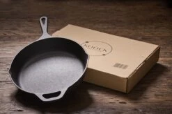 Koock Amsterdam® Skillet - Gietijzer - 25cm - Koekenpan - Geschikt Voor Alle Warmtebronnen 8 Koock Amsterdam® Skillet - Gietijzer - 25cm - Koekenpan - Geschikt Voor Alle Warmtebronnen -Pannen Verkoop 1200x800