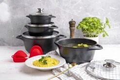 Smile - 8 Delige Pannenset - Antiaanbaklaag - Vaatwasser Bestendig - Geschikt Voor Iedere Kookplaat - MGK-18 - Zwart 15 Smile - 8 Delige Pannenset - Antiaanbaklaag - Vaatwasser Bestendig - Geschikt Voor Iedere Kookplaat - MGK-18 - Zwart -Pannen Verkoop 1200x800 57