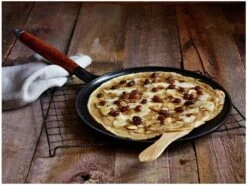 Staub Flensjespan - Houten Steel - 28 Cm - Zwart 11 Staub Flensjespan - Houten Steel - 28 Cm - Zwart -Pannen Verkoop 1200x901 2