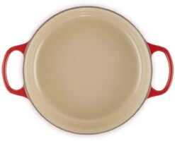 Le Creuset - Gietijzeren - Lage Braadpan - 24cm - Kersenrood 26 Le Creuset - Gietijzeren - Lage Braadpan - 24cm - Kersenrood -Pannen Verkoop 1200x971
