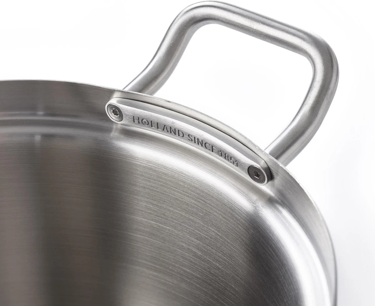 BK Q-linair Master Black Kookpannenset - 5-delig - Veilig Afgietsysteem - Inductie 4 BK Q-linair Master Black Kookpannenset - 5-delig - Veilig Afgietsysteem - Inductie - Afbeelding 4