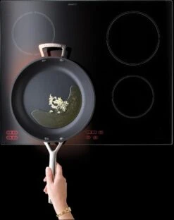 Le Creuset Koekenpan Les Forgées TNS - ø 24 Cm - Standaard Anti-aanbaklaag 10 Le Creuset Koekenpan Les Forgées TNS - ø 24 Cm - Standaard Anti-aanbaklaag -Pannen Verkoop 951x1200 1